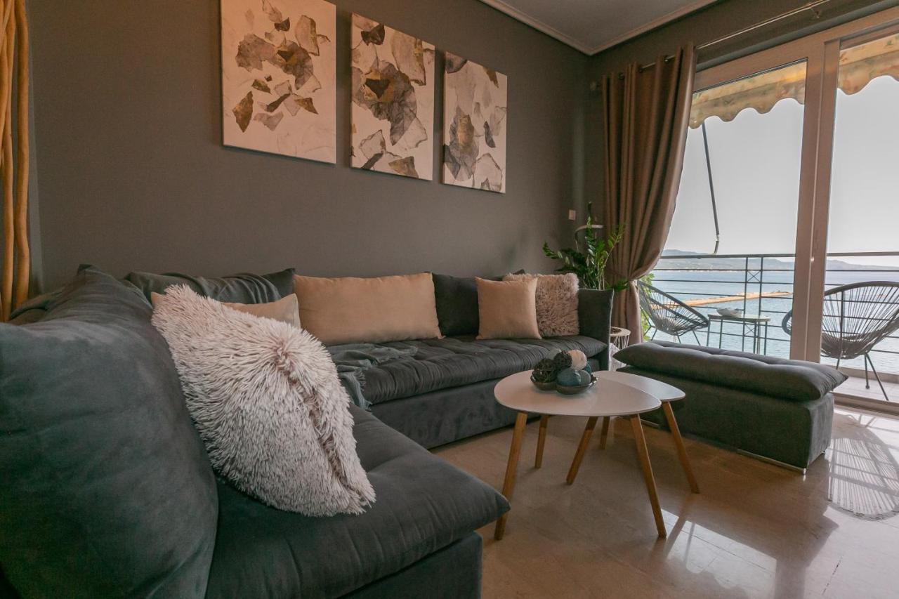Seafront Kalamata Haven - Blue Luxury Suite Экстерьер фото