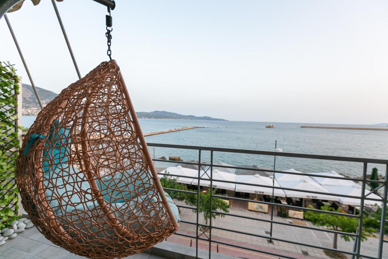 Seafront Kalamata Haven - Blue Luxury Suite Экстерьер фото