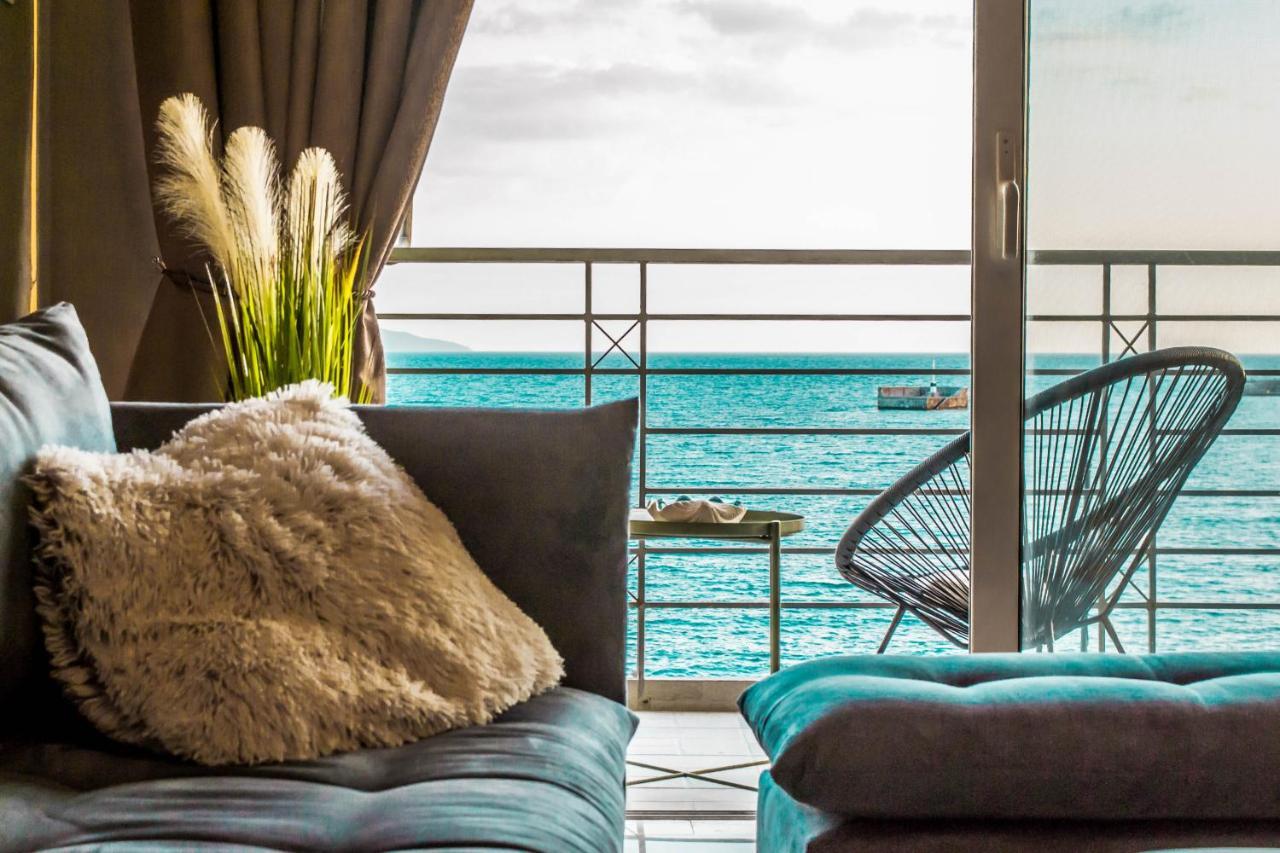 Seafront Kalamata Haven - Blue Luxury Suite Экстерьер фото